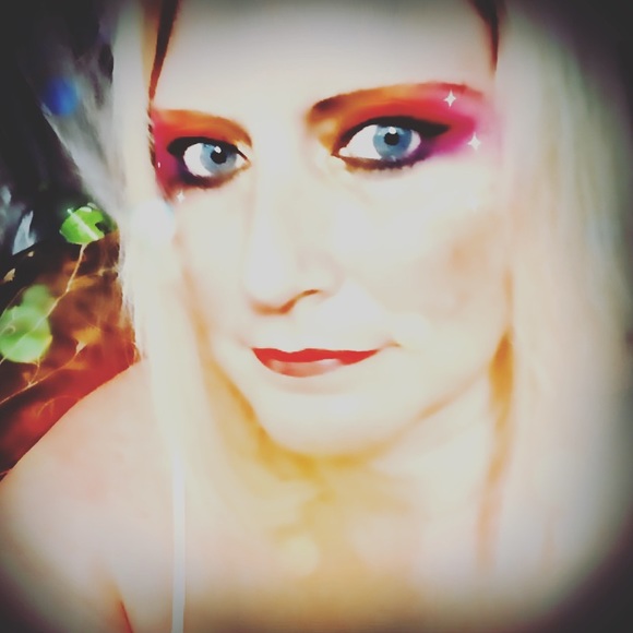 Meet your Posher, Angela - Picture 1 of 1